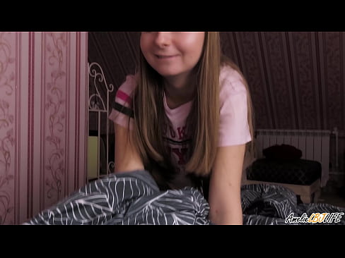 ❤️ Blondie thith thellë BFF-në e saj dhe merr spermë në gojën e saj Seks në pornografi sq.sexflashgame.ru ️❤